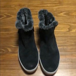 Dolce Vita fir lined booties.